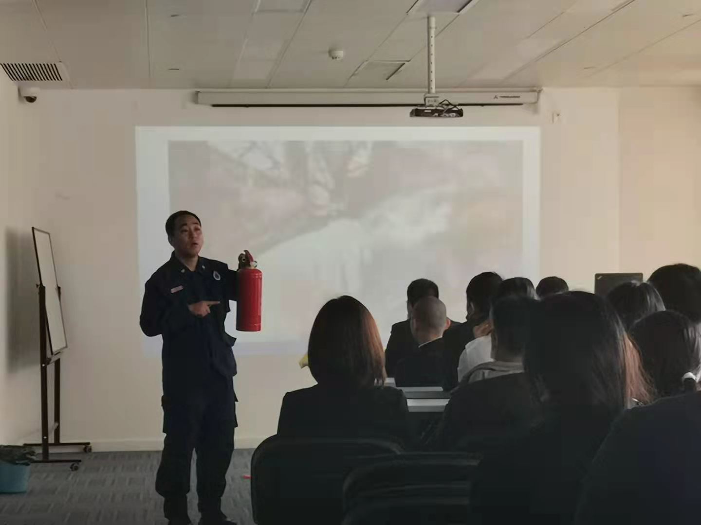 �й������������ÿ��������������Ŀ�չ������ȫ������ѵ